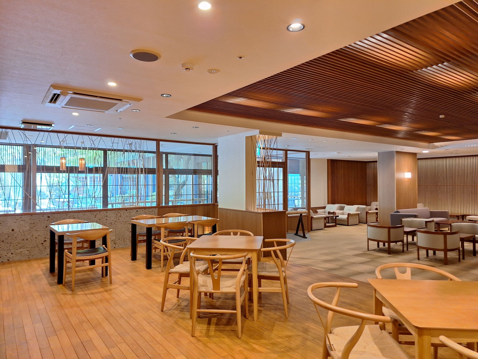 【記念日・お祝いプラン】誕生日・長寿祝い・入学卒業にも／ケーキ＆ワイン付（個室食・最大21時間）